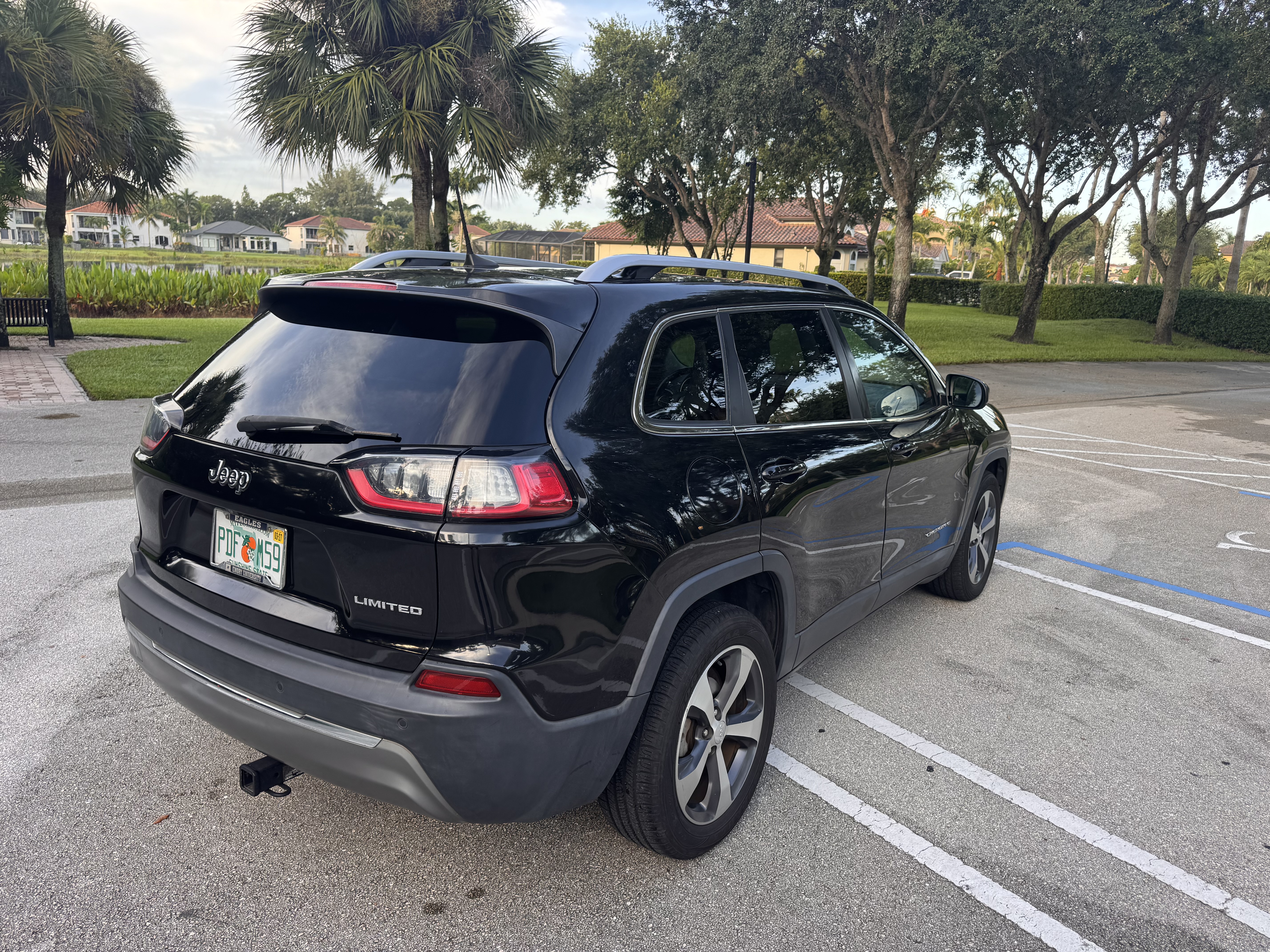 Used 2020 Jeep Cherokee Limited FWD image 4