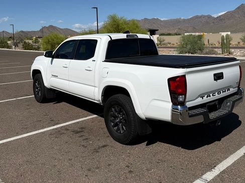 Used 2020 Toyota Tacoma SR5 image 9