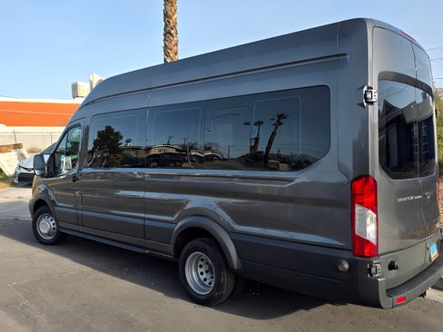 Used 2017 Ford Transit 350 XLT image 2