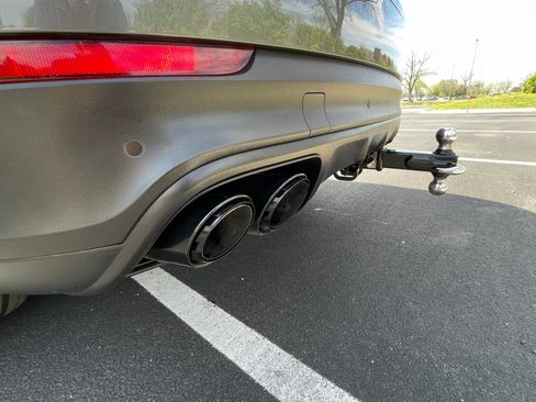 Used 2019 Porsche Cayenne S AWD/4WD image 2