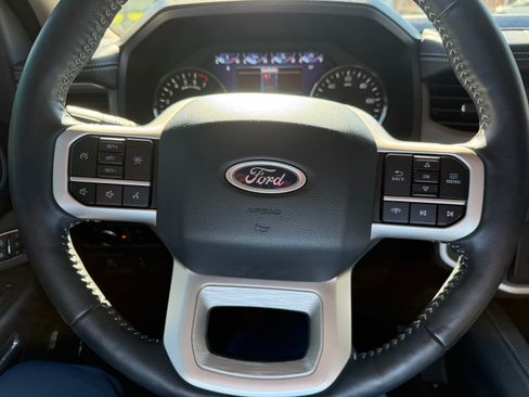 Used 2024 Ford Expedition XLT RWD image 10