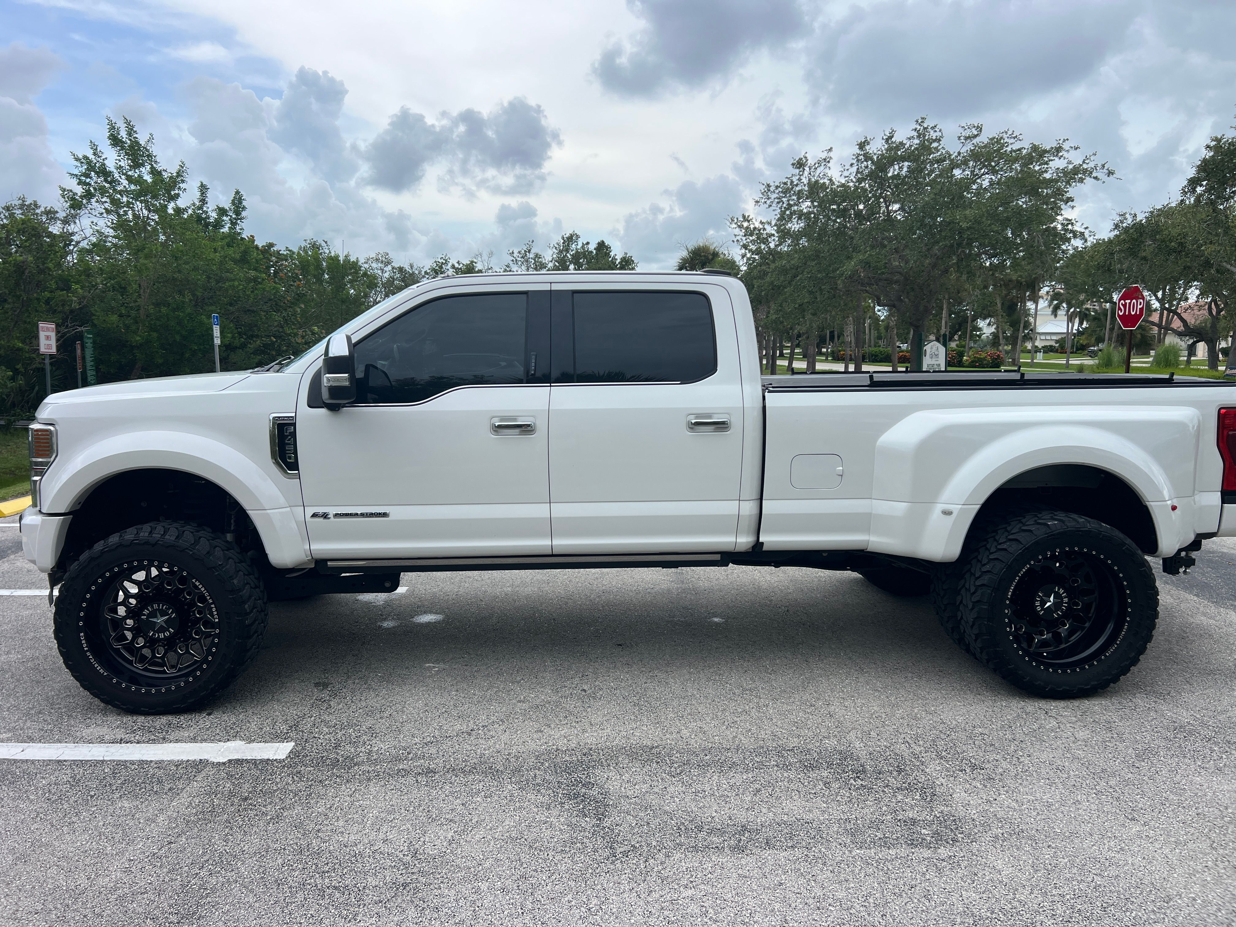 Used 2020 Ford F450 Platinum w/ FX4 Off-Road Package AWD/4WD image 4