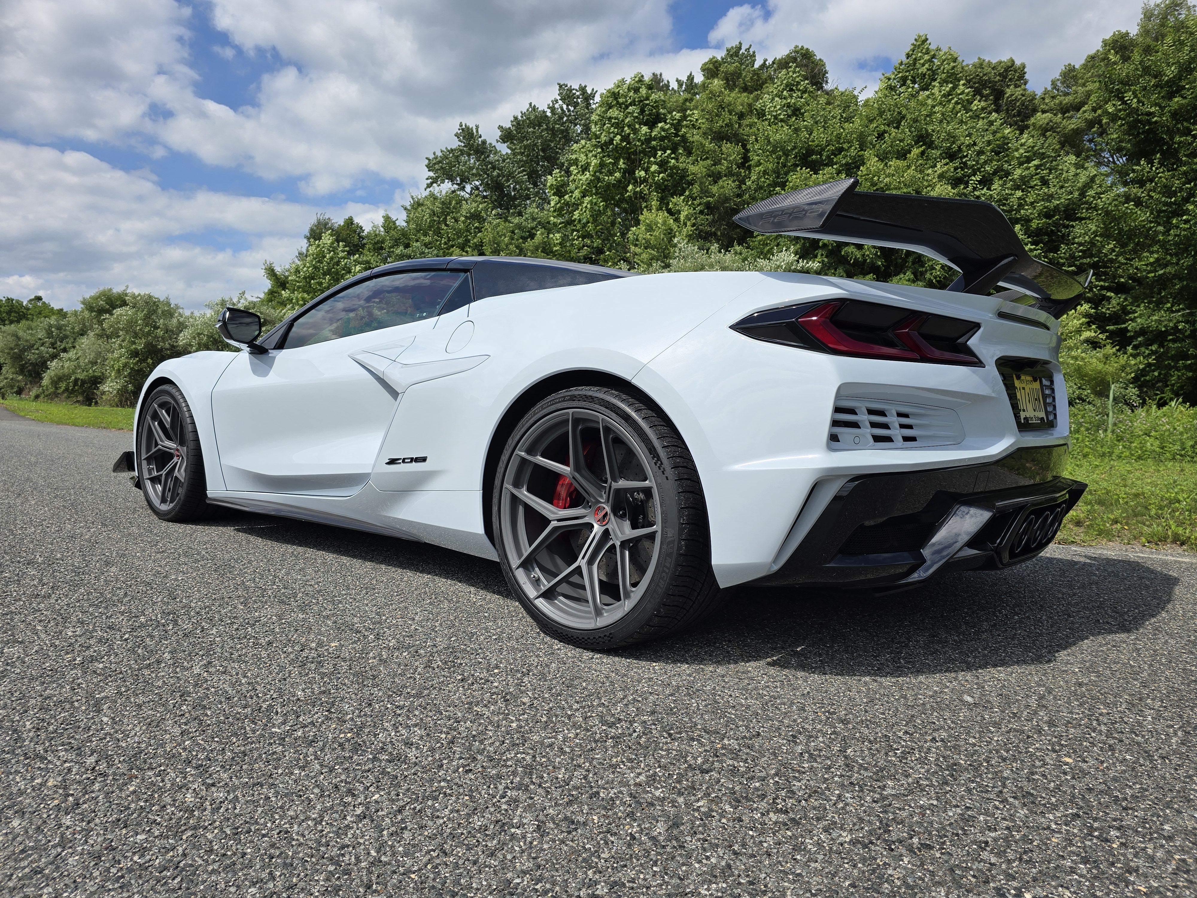 Used 2024 Chevrolet Corvette Z06 w/ Z07 Performance Package RWD image 12