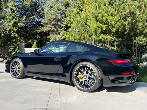 Used 2014 Porsche 911 Turbo S image 11