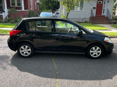 Used 2008 Nissan Versa Hatchback FWD image 5