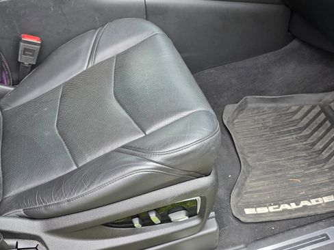 Used 2016 Cadillac Escalade Luxury image 21