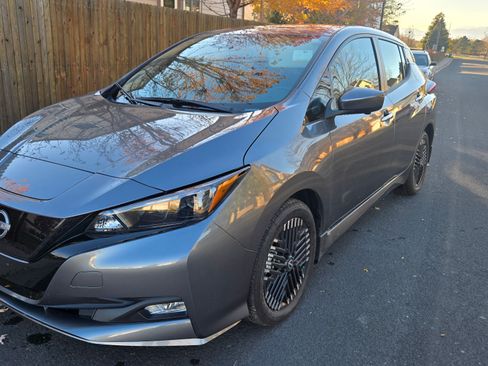 Used 2025 Nissan Leaf SV Plus image 10