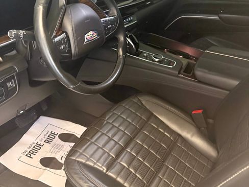 Used 2021 Cadillac Escalade Sport Platinum w/ LPO, ONYX Package image 15