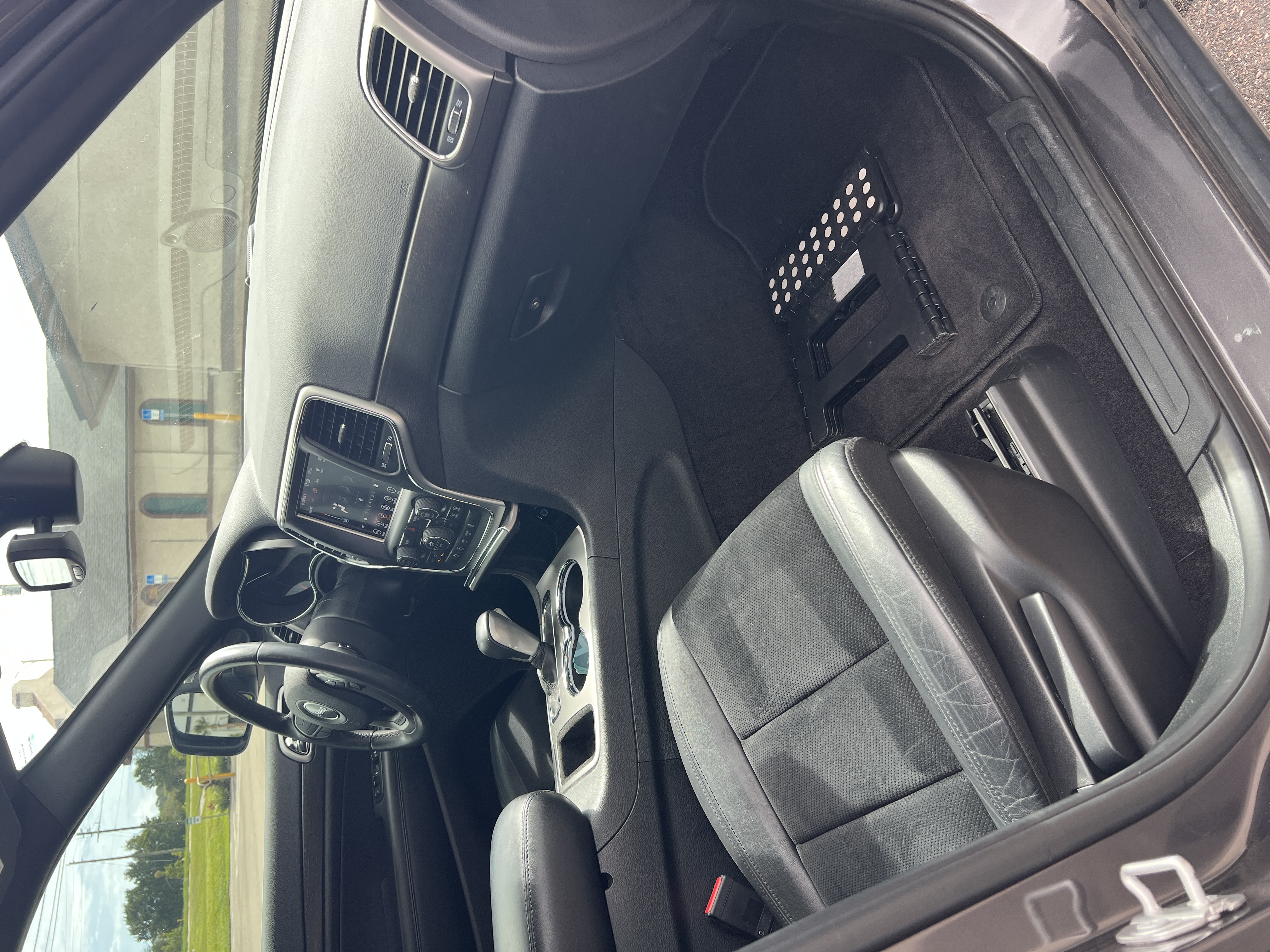 Used 2018 Jeep Grand Cherokee Laredo RWD image 9