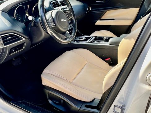 Used 2017 Jaguar XE Premium image 8