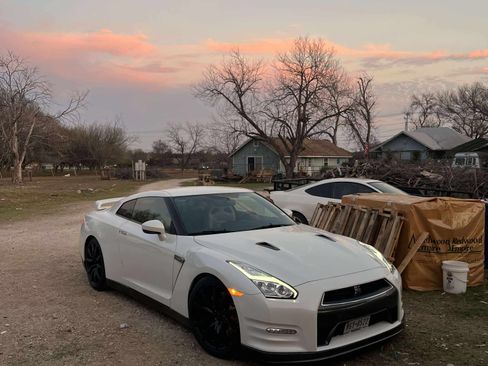 Used 2013 Nissan GT-R Premium image 6