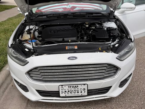 Used 2016 Ford Fusion SE w/ Equipment Group 202A image 11