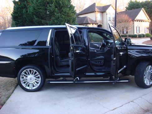 Used 2019 Cadillac Escalade ESV Platinum image 14