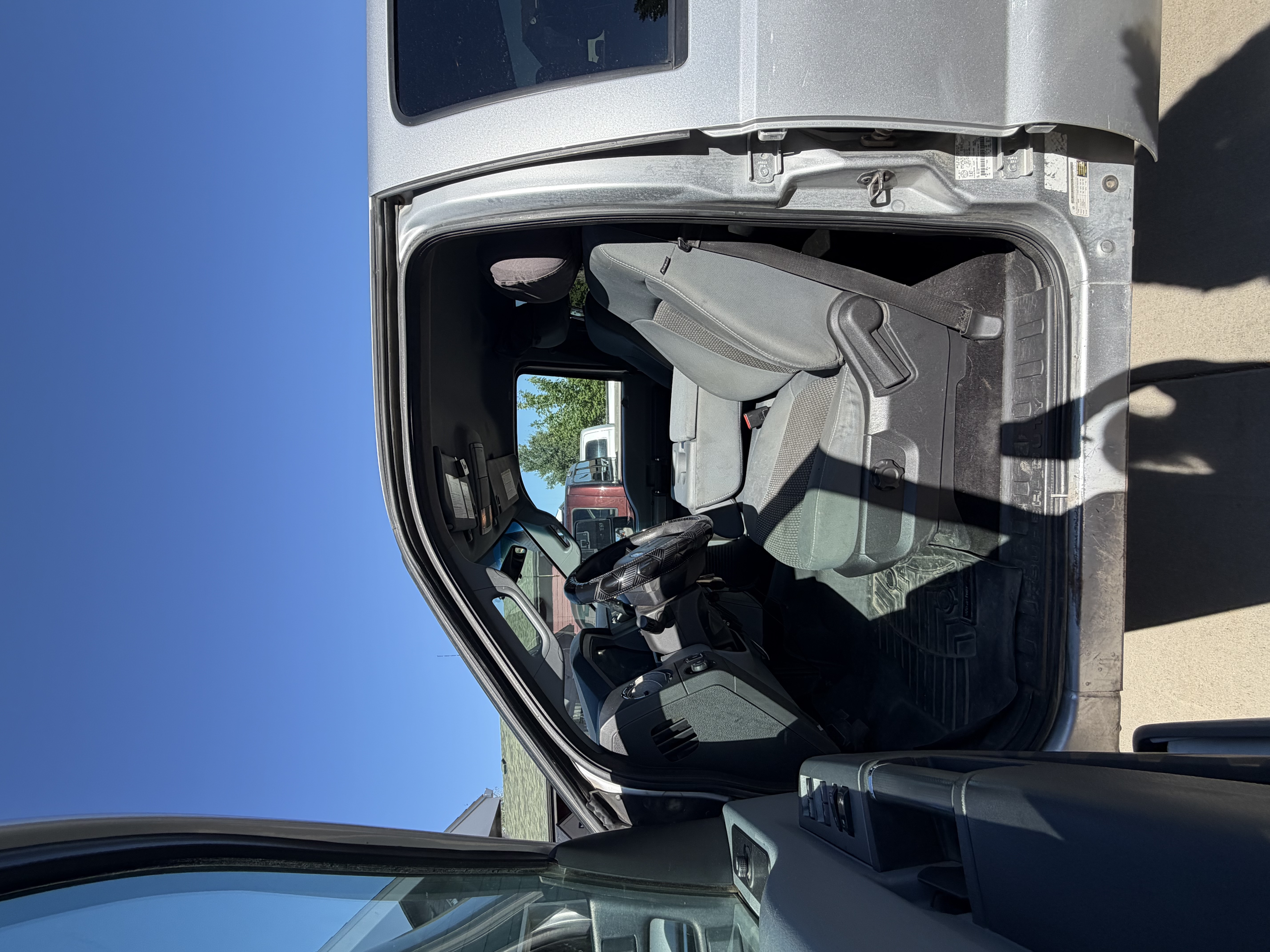 Used 2011 Ford F250 XLT AWD/4WD image 5