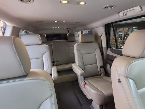 Used 2017 Chevrolet Suburban LT w/ LT Signature Package image 15