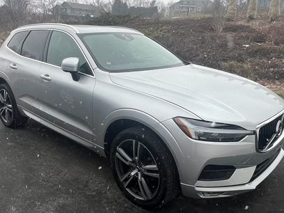 Used 2021 Volvo XC60 T5 Momentum w/ Advanced Package