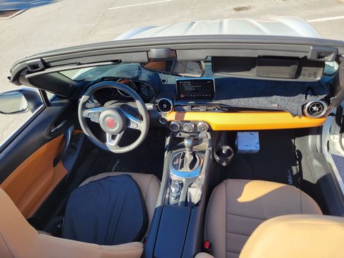 Used 2020 FIAT 124 Spider Lusso w/ Convenience Group image 12