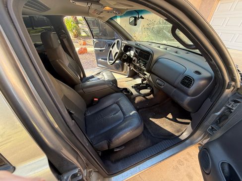 Used 1999 Dodge Durango Sport image 11