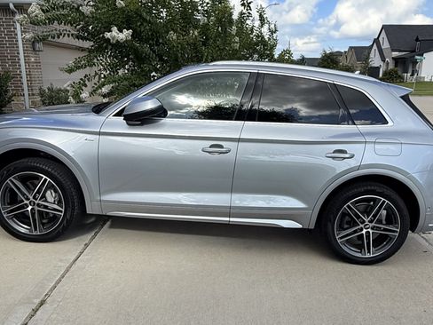 Used 2021 Audi Q5 e Prestige w/ Prestige Package AWD/4WD image 4