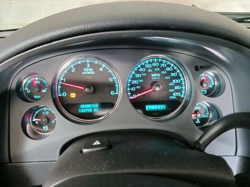 Used 2008 Chevrolet Suburban LT w/ LT Preferred Equipment Group image 18