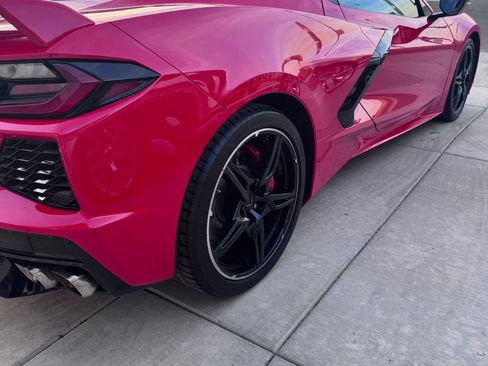 Used 2021 Chevrolet Corvette Stingray Coupe w/ Z51 Performance Package RWD image 12