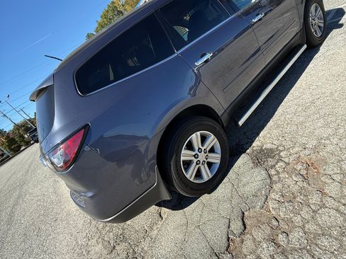 Used 2014 Chevrolet Traverse LT image 4
