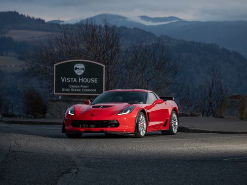 Used 2016 Chevrolet Corvette Z06 w/ 3LZ Preferred Equipment Group image 4