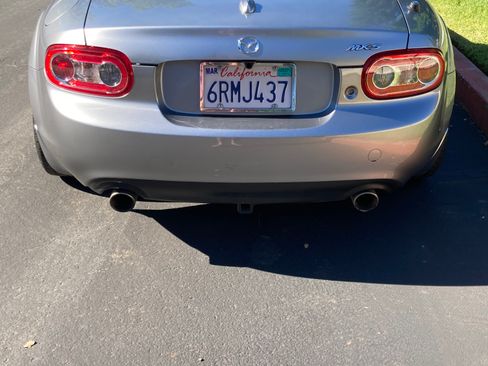 Used 2010 MAZDA MX-5 Miata Grand Touring w/ Premium Pkg RWD image 8