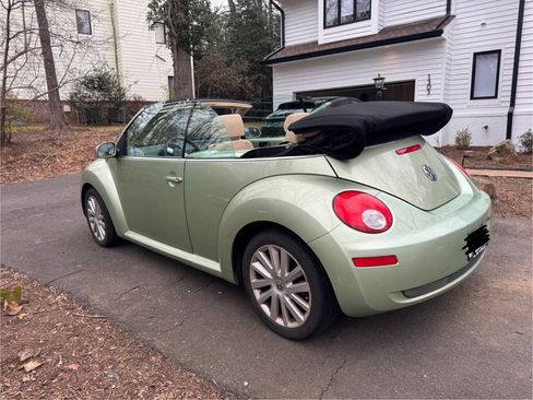 Used 2008 Volkswagen Beetle SE image 11