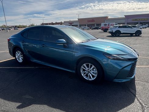 Used 2025 Toyota Camry LE w/ Convenience Package FWD image 2