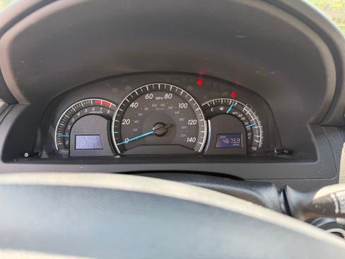 Used 2014 Toyota Camry XLE w/ Leather Package FWD image 12