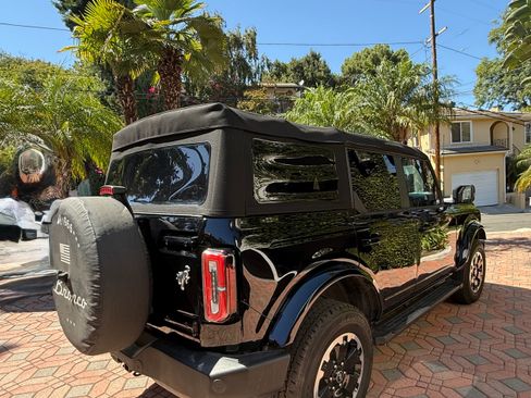 Used 2022 Ford Bronco Outer Banks image 5