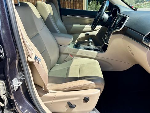 Used 2015 Jeep Grand Cherokee Limited w/ Luxury Group II AWD/4WD image 15