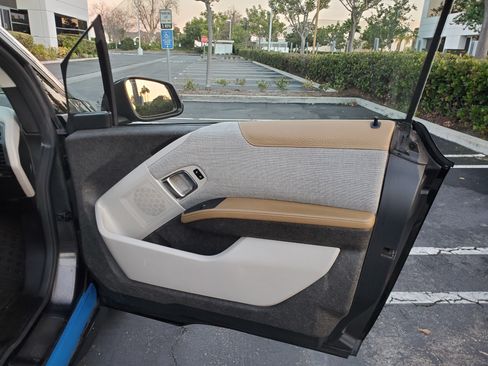 Used 2017 BMW i3 Range Extender Hatchback 4D image 17