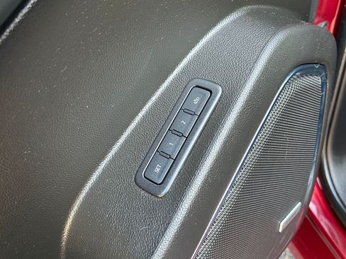 Used 2019 Chevrolet Suburban LT AWD/4WD image 18