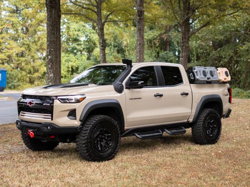 Used 2024 Chevrolet Colorado ZR2 w/ ZR2 Bison Edition image 21