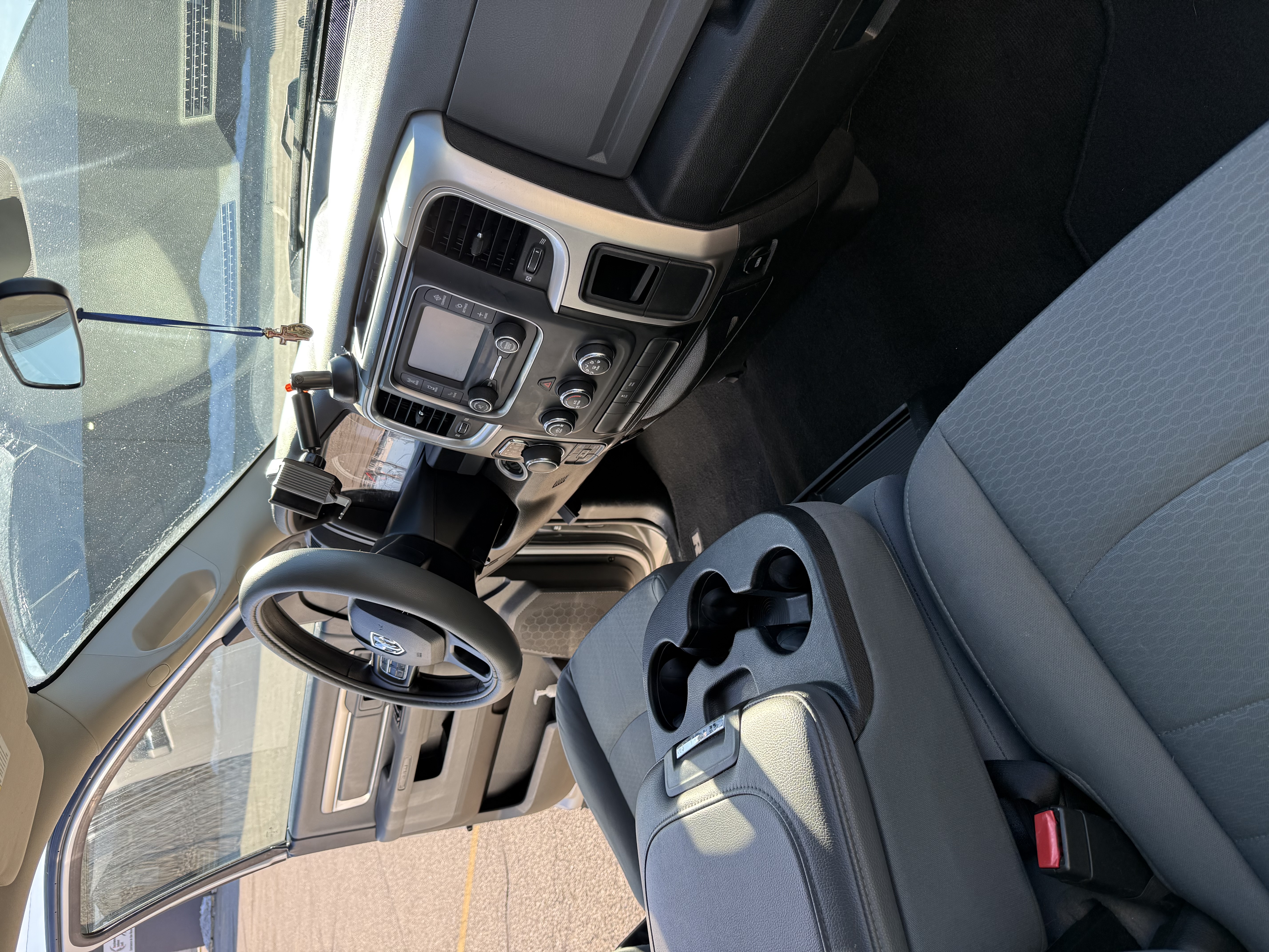 Used 2017 RAM 1500 Classic SLT AWD/4WD image 8