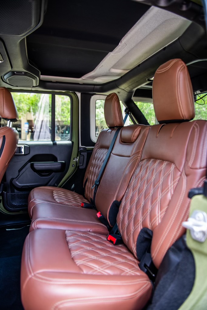 Used 2018 Jeep Wrangler Unlimited Sport S AWD/4WD image 19