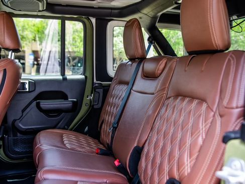 Used 2018 Jeep Wrangler Unlimited Sport S AWD/4WD image 19