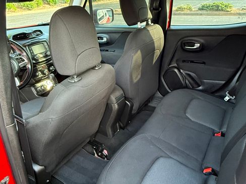 Used 2019 Jeep Renegade Sport AWD/4WD image 16
