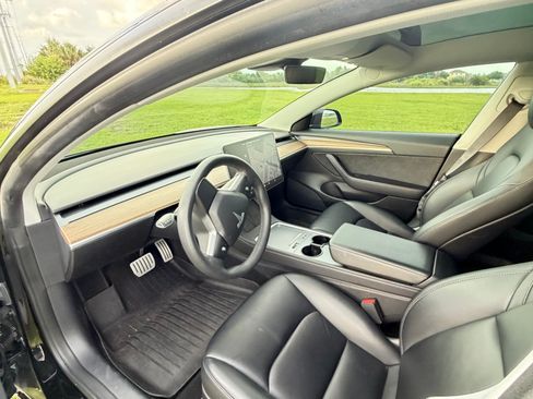 Used 2021 Tesla Model 3 Performance image 16