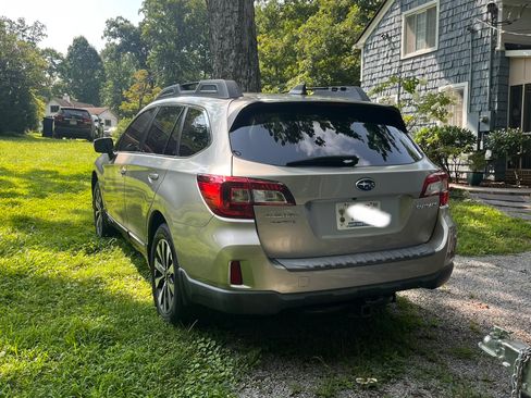 Used 2016 Subaru Outback 2.5i Limited AWD/4WD image 5