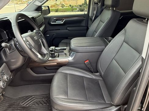 Used 2023 Chevrolet Silverado 1500 LT Trail Boss w/ LT Trail Boss Premium Package image 11