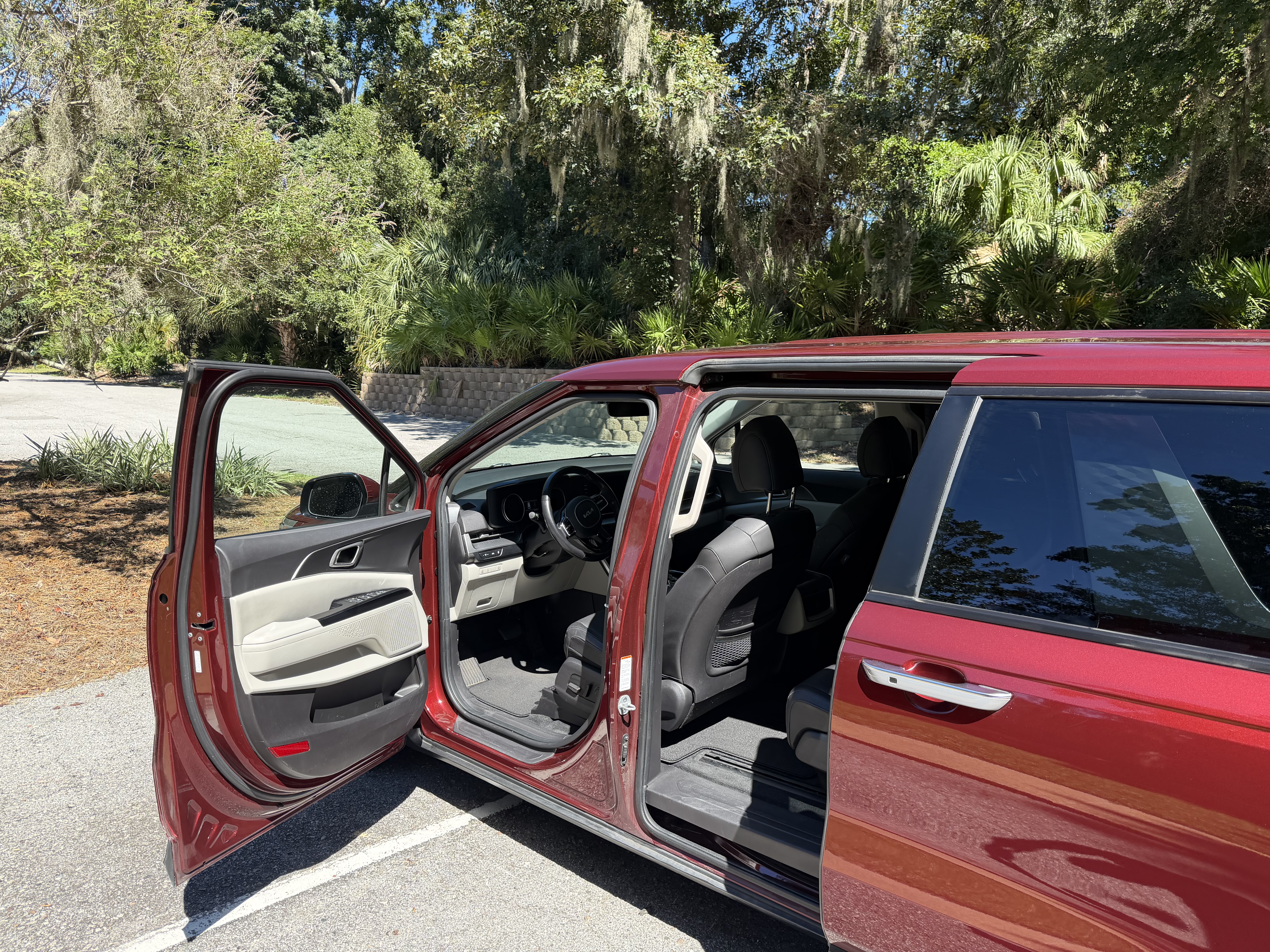 Used 2022 Kia Carnival LX FWD image 10