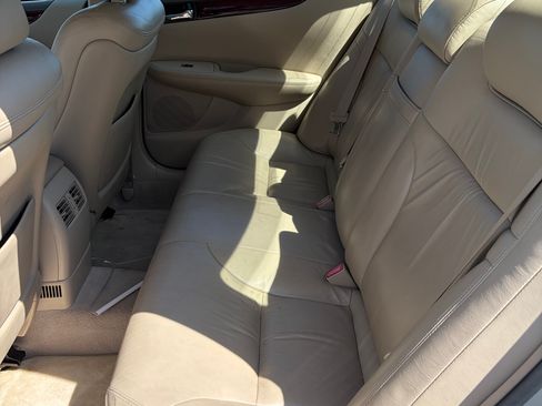 Used 2002 Lexus ES 330 FWD image 9