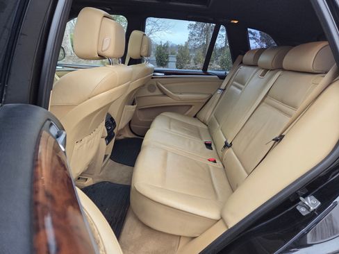 Used 2011 BMW X5 xDrive50i image 25