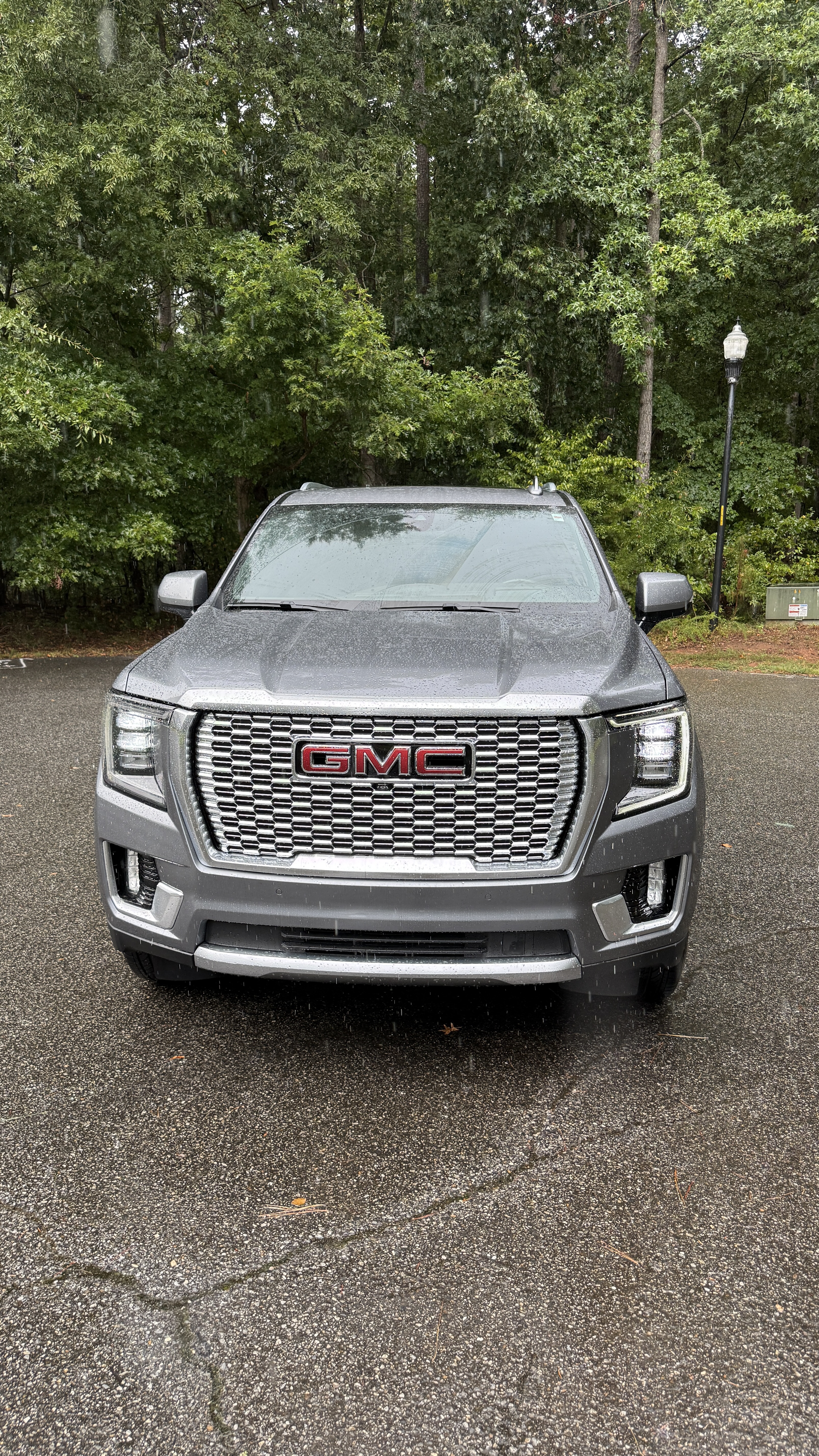 Used 2021 GMC Yukon Denali w/ Denali Ultimate Package AWD/4WD image 4