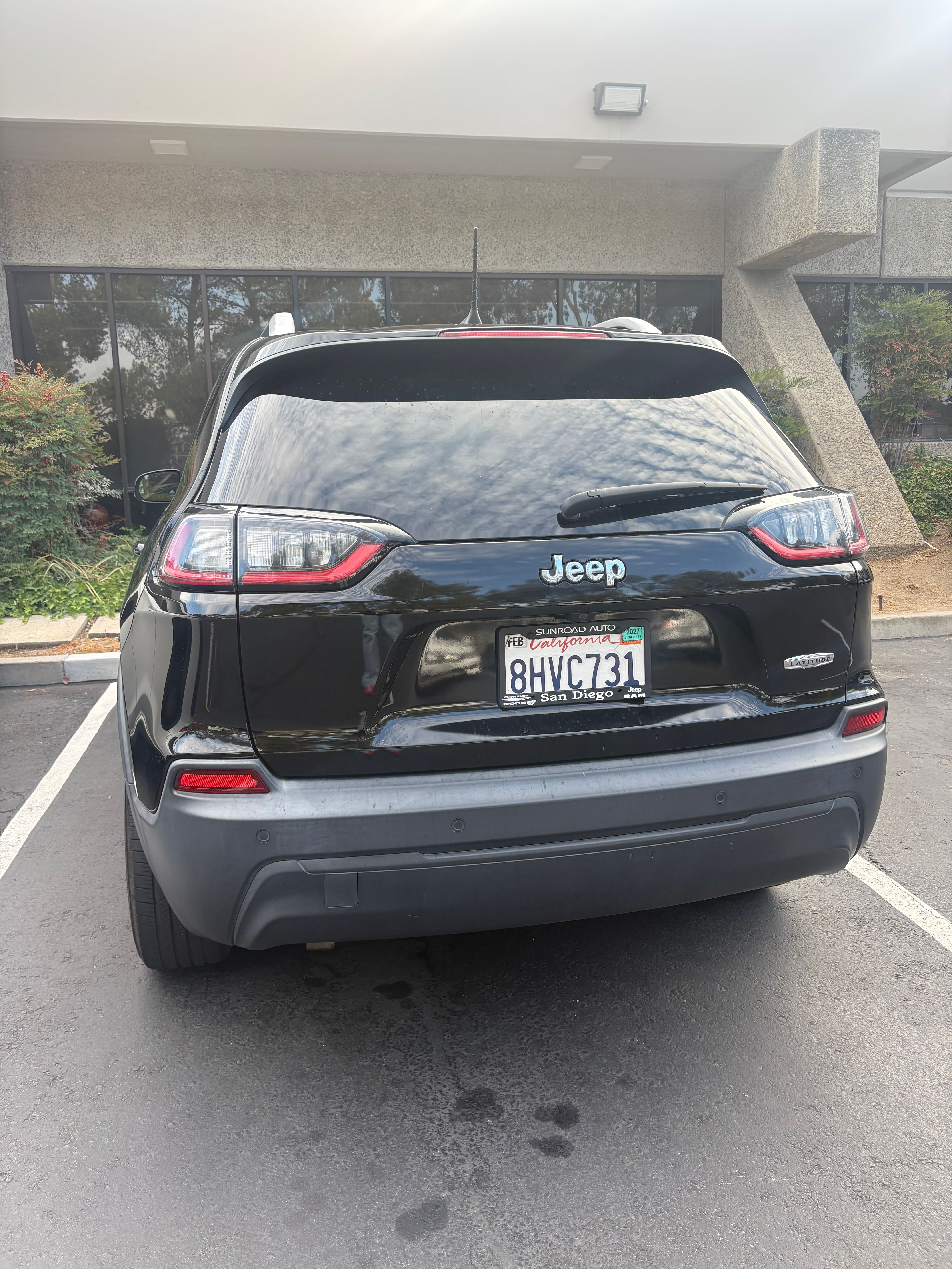 Used 2019 Jeep Cherokee Latitude Plus FWD image 13