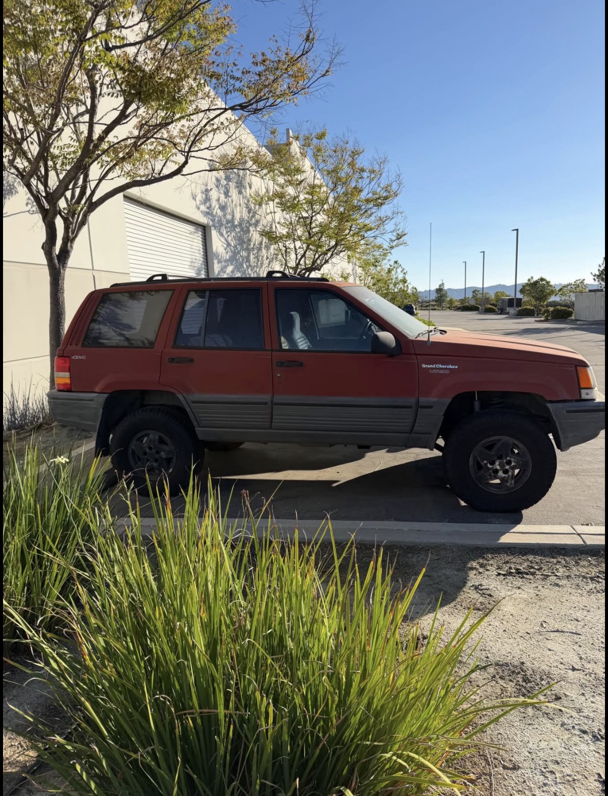 Used 1993 Jeep Grand Cherokee Laredo AWD/4WD image 4