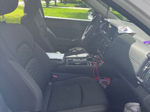 Used 2025 Nissan Pathfinder S AWD/4WD image 9